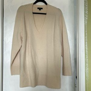 J. Crew long sleeve V-neck loose-fitting sweater Size: Medium Color: Cream/Beige